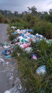 Tumpukan Sampah Di Pinggir Jalan Babussalam-Bale