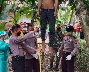 Seorang Pria di Kebumen Gantung Diri di Pohon Mangga