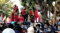 Tolak UU Cipta Kerja, Gabungan Mahasiswa dan buruh Unjukrasa ke DPRD Indramayu