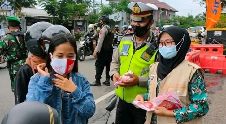 Operasi Lilin Candi 2020 Polres Banjarnegara Bagikan Masker dan Sosialisasi Prokes