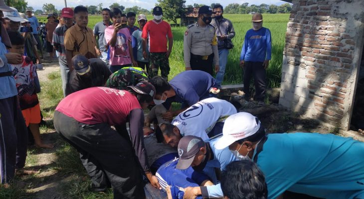 Warga Ponorogo Digegerkan dengan Penemuan Mayat di Saluran Air Area Sawah