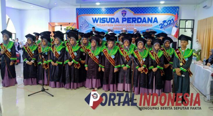 Gelar Wisuda Perdana, Pesantren Ummulqura Indonesia Mewisuda 53 Anak Didik