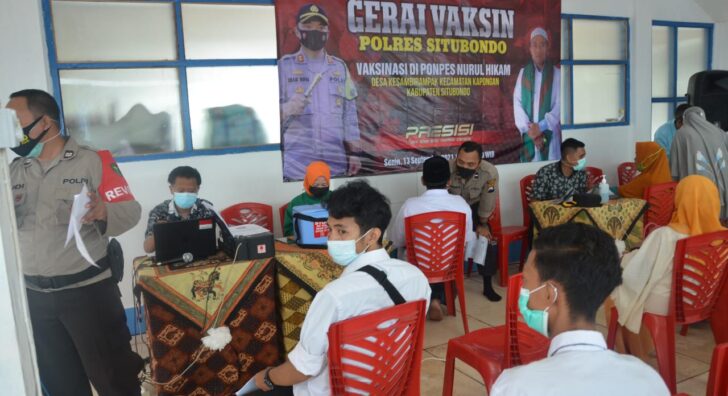 Jemput Bola, Polres Situbondo Gelar Vaksinasi Merdeka di Ponpes Nurul Hikam