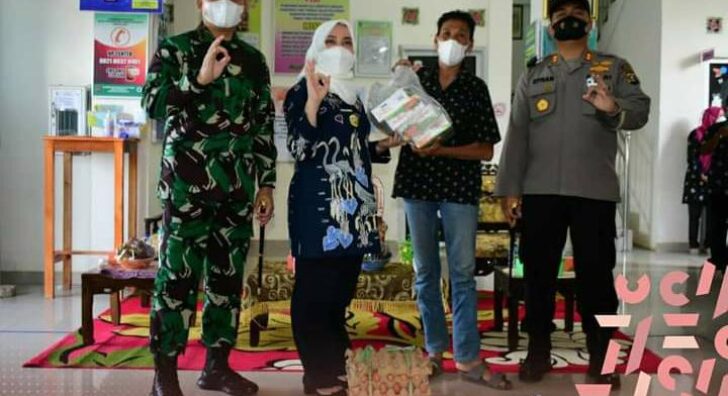 Tinjau Giat Vaksinasi di Muara Kati, Bupati Musi Rawas Berdialog dengan Pelajar