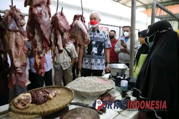 Ganjar Temukan Harga Daging Naik saat Sidak Pasar Wage Purwokerto