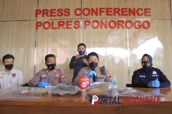 Polisi Tangkap Pelajar Saat COD Obat Mercon di Ponorogo