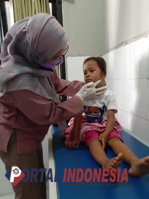 Faizatun Bocah Penderita Tumor Bakal Jalani Operasi di RSWJ Kraksaan 