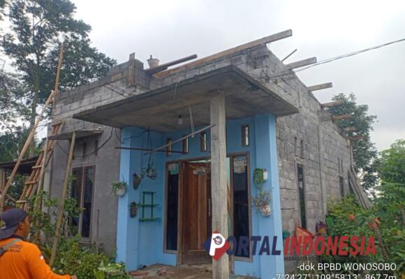 Cuaca Ekstrim, Rumah Warga Kalikajar Wonosobo Rusak Tersapu Angin