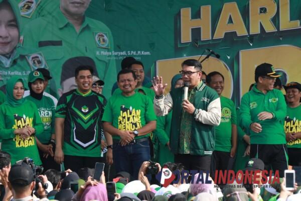 Berjaket AMK, Ridwan Kamil hadir di Puncak Harlah PPP Sumedang
