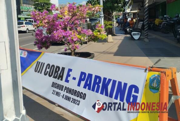 Uji Coba e-Parking di HOS Cokroaminoto Ponorogo, Dishub: Terus Dievaluasi