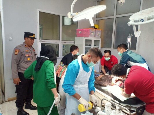 Dihantam Pakai Cangkul, Seorang Buruh Tani di Situbondo Dilarikan ke Rumah Sakit