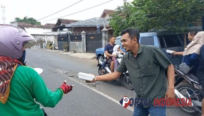 Relawan Prabowo-Gibran Harapan Indonesia Bagikan 200 Nasi Kotak Gratis