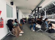 Akses Keluar Masuk Pengguna Commuter Line Yogyakarta – Palur Melalui Hall Baru Sisi Timur Arah Jl. Pasar Kembang