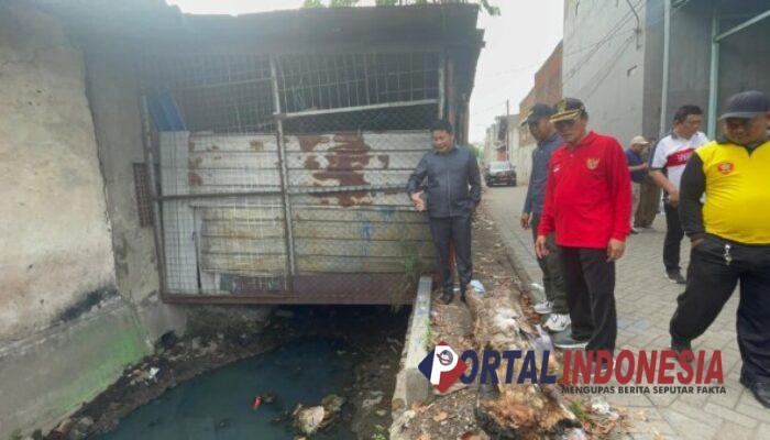 Plt Bupati Sidoarjo Subandi Sidak Sampah ke TPST Ngingas dan Sempadan Sungai