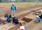 Ekskavasi V Situs Bhre Kahuripan Temukan Struktur Pagar megah