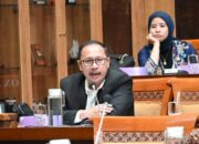 1,6 Juta Guru Belum Tersertifikasi, Komisi X DPR RI Soroti Kinerja Kemendikbud RI