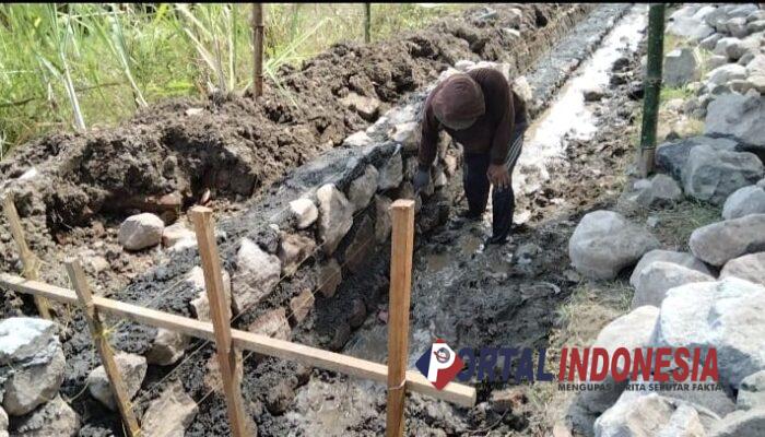 Buntut Kualitas Proyek Plengsengan Diragukan, Ketua LSM AUU Siap Pertanyakan ke DPRD Sidoarjo