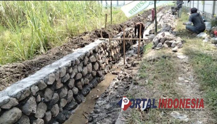 Proyek Plengsengan di Desa Candipari Diduga Proyek Siluman, Ketua LSM AUU Desak Transparansi