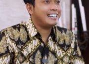 Hamzah Batik Mengedukasi Siswa SD Cara Membatik