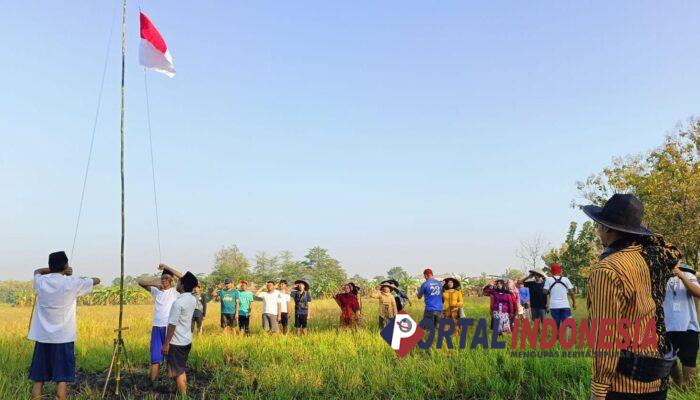 Konsep Ala Petani, Karang Taruna Kelurahan Sebani Gelar Upacara Dirgahayu RI di Persawahan