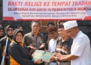 Bersihkan Pura, Bakti Religi Polwan Sidoarjo Sambut HUT Ke-76