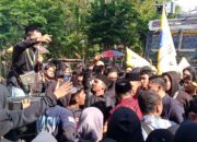 Mahasiswa Sidoarjo Gelar Aksi Protes Revisi RUU Pilkada, Desak DPRD Bertindak