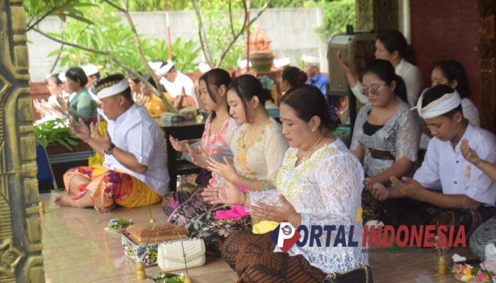 Ibadah Galungan, Polresta Sidoarjo Panjatkan Doa Pilkada Aman Damai