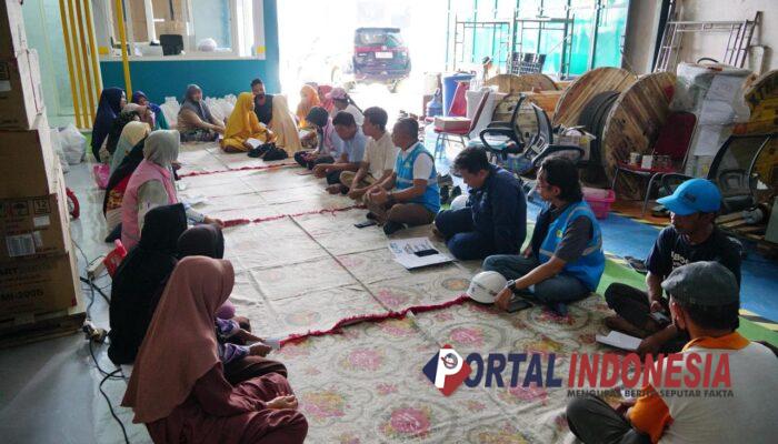 Peduli Warga, YBM PLN UP3 Sidoarjo Bagikan Bantuan Sembako