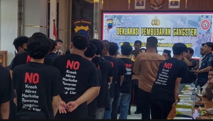 Puluhan Gangster di Semarang Deklarasi Bubarkan Diri