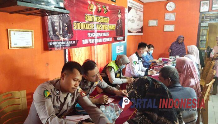 Sidokkes Polres Musi Rawas Gelar Pengobatan Gratis untuk Warga Desa Q2 Wonorejo