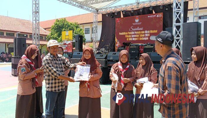 Kirab Maskot Pilkada 2024 di SMA 1 Gedangan, Edukasi Pemilih Pemula dengan Semangat Demokrasi