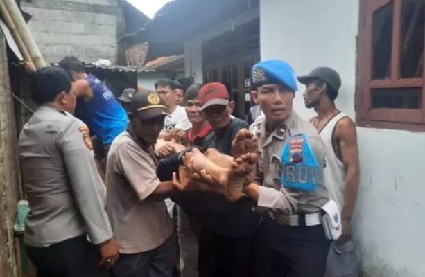 Perbaiki Gerbang Perumahan, Pria di Banyumas Tewas Tersengat Listrik