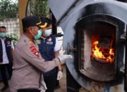 Polres OKUT Musnahkan Barang Bukti Ganja Seberat 35,7 Kg