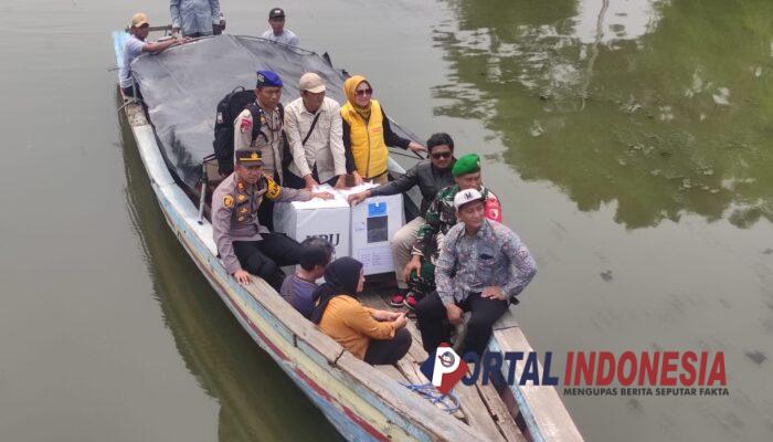 Amankan Logistik Pilkada, Polresta Sidoarjo Kawal Jalur Laut ke Wilayah Terpencil