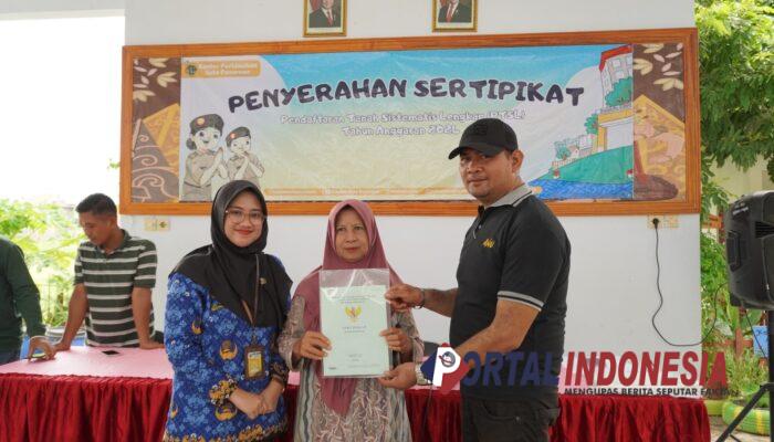 Kantah Kota Pasuruan Serahkan 77 Sertifikat Tanah Warga Petahunan melalui Program PTSL