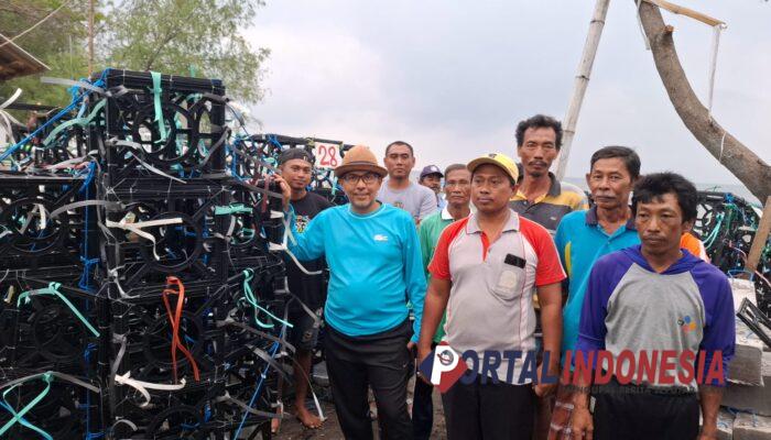 Anggota DPRD Jatim Mahdi Serahkan Rumah Ikan untuk Nelayan Probolinggo