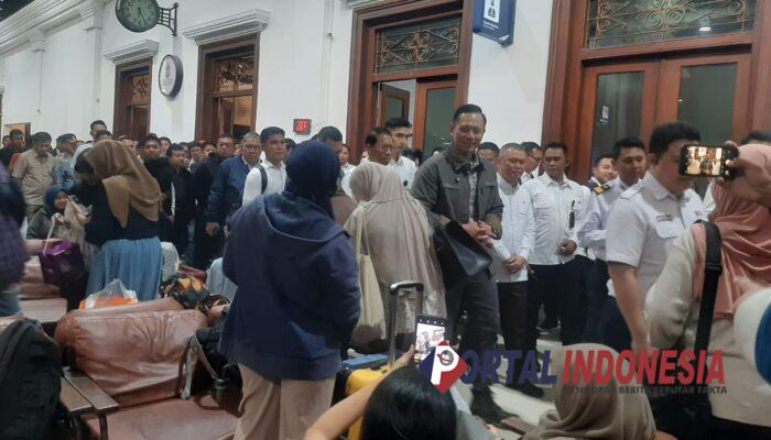 Menteri AHY Nikmati Perjalanan KA Direct Train relasi Gambir-Yogyakarta