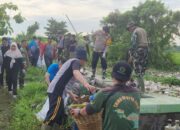 Forkopimka Gedangan dan Warga Bahu-Membahu Bersihkan Sungai, Cegah Banjir di Musim Hujan