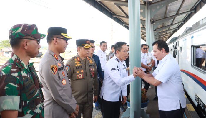 Disambut Durian, Rombongan Forkompinda Sumsel Pastikan Kesiapan Lahat Sambut Tahun Baru