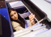 Sensasi Berkendara dengan Sunroof: Keuntungan, Kerugian, dan Tips Memilihnya