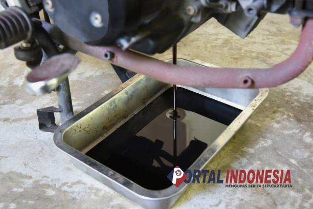 Merawat Oli Motor