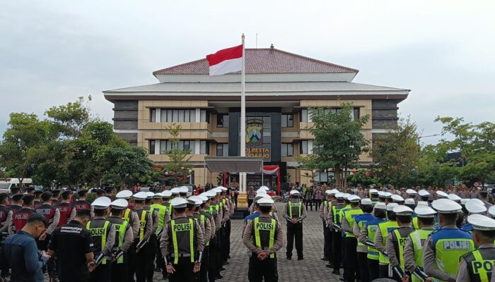 Malam Tahun Baru 2025 di Sidoarjo, Kapolresta Pimpin Apel Pengamanan, 600 Personel Dikerahkan