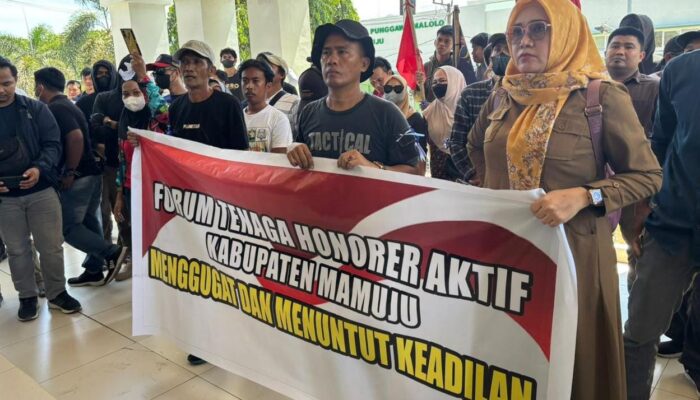 Aliansi Tenaga Honorer Aktif Mamuju Geruduk DPRD, Protes Dugaan Dokumen Palsu Seleksi PPPK