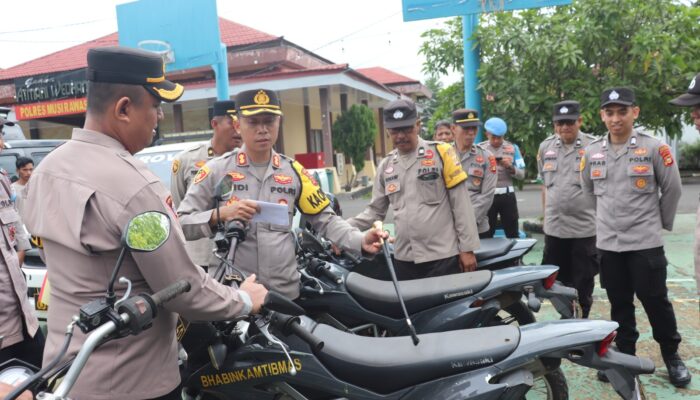 Tingkatkan Kinerja dan Pelayanan Publik, Kapolres Musi Rawas Cek Kendaraan Dinas Personel