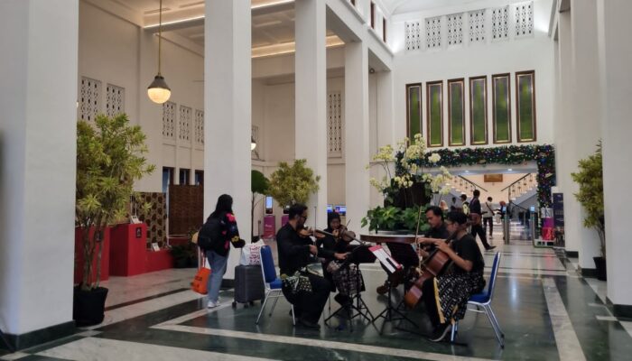 Masa Angkutan Natal dan Tahun Baru, Stasiun Yogyakarta Tampak Lebih Hidup