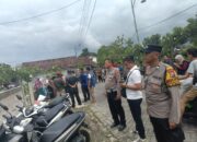 Polisi Sidoarjo Hadiri Pemakaman Korban Laka Air di Pantai Drini