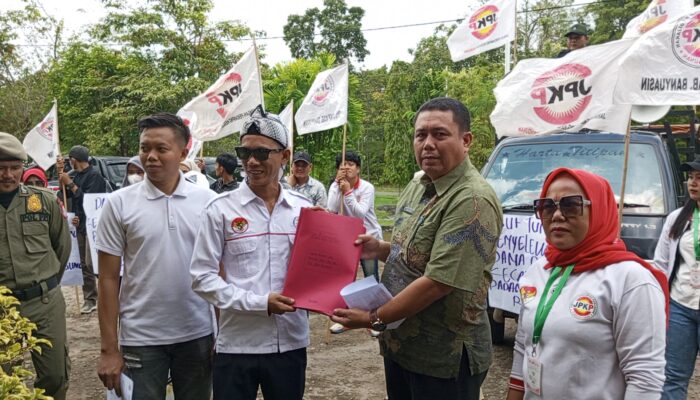 Gelar Aksi di Inspektorat, JPKP Banyuasin Pertanyakan Hasil Audiensi Dana Desa 2024