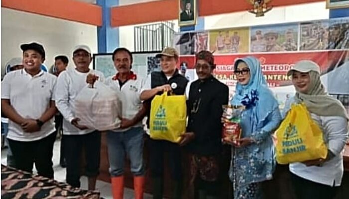 KADIN Sidoarjo Salurkan Bantuan bagi Warga Kedungbanteng yang Terdampak Banjir