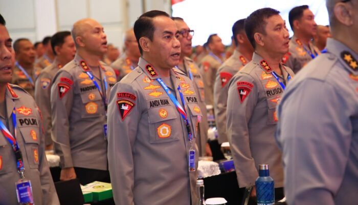 Kapolda Sumsel Bersama PJU Mabes Polri dan Kapolda se-Indonesia, Menghadiri Rapim Polri