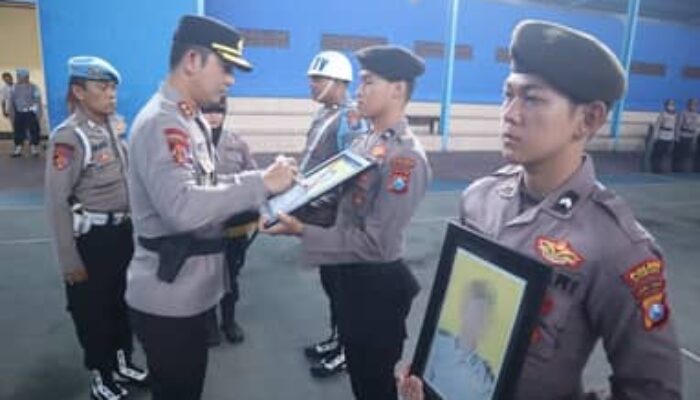 Dua Anggota Polres Situbondo, Termasuk Polwan, Dipecat Tidak Hormat